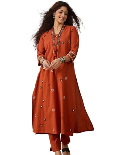 Varanga Thread Embroidered Panelled Kurta Paired with A Pair Solid Trousers