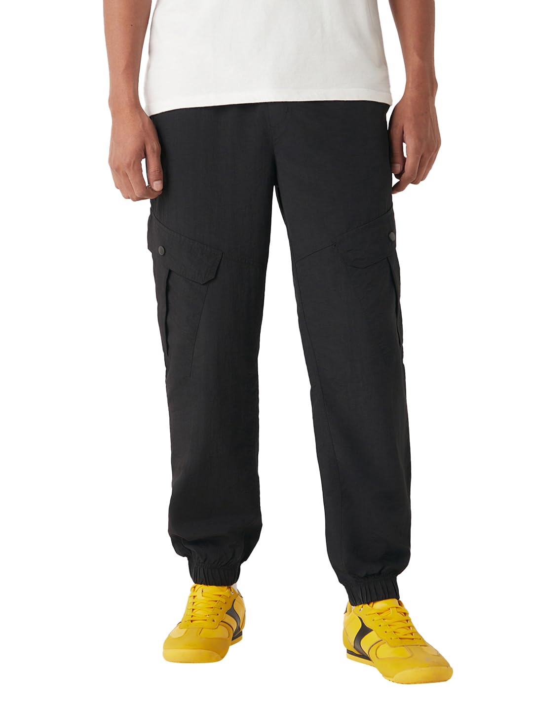 Bewakoof Mens Solid Super Loose Fit Nylon Joggers_648617_Black_XL