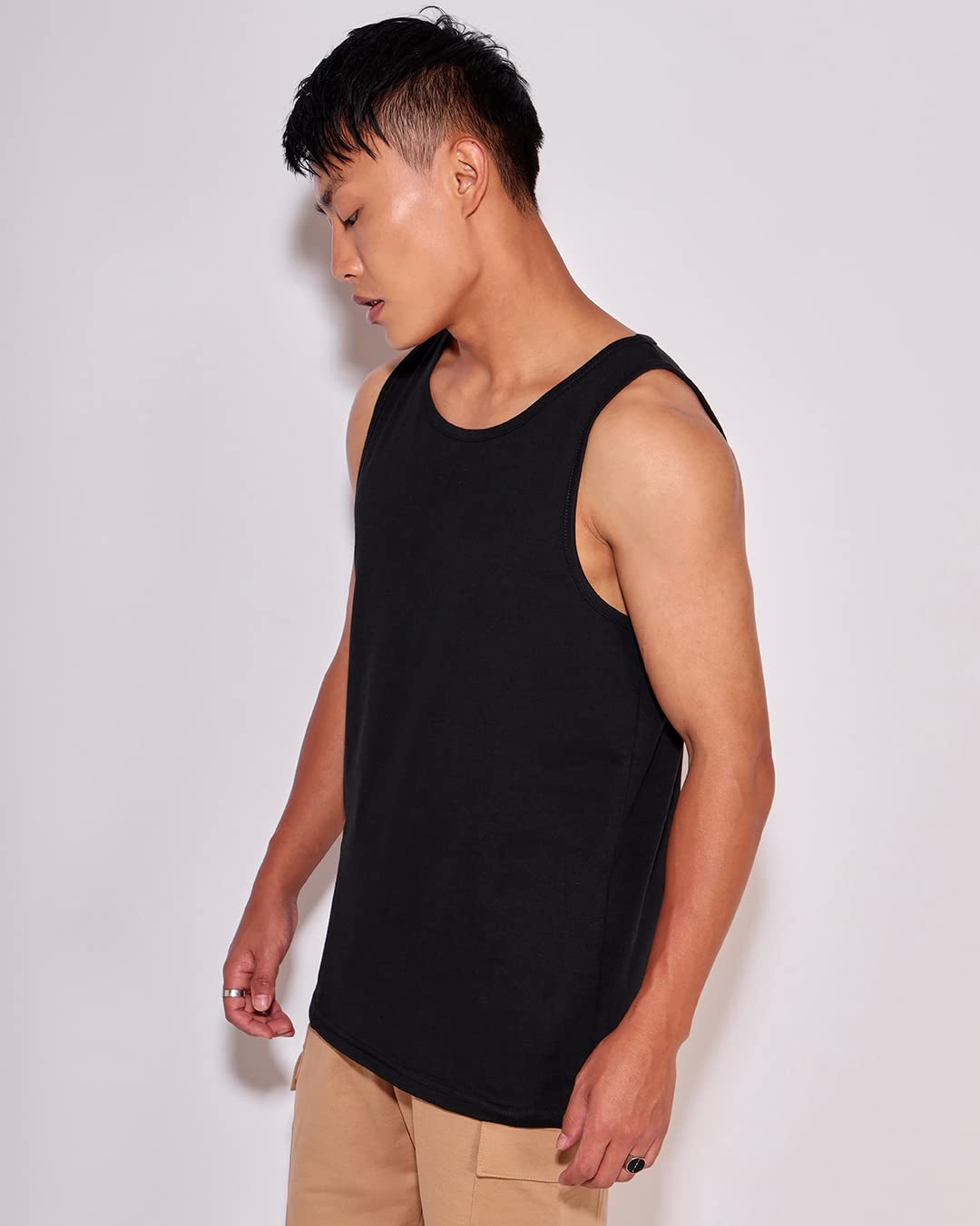 Bewakoof Mens Solid Regular Fit Sleeveless Round Neck Cotton Vest