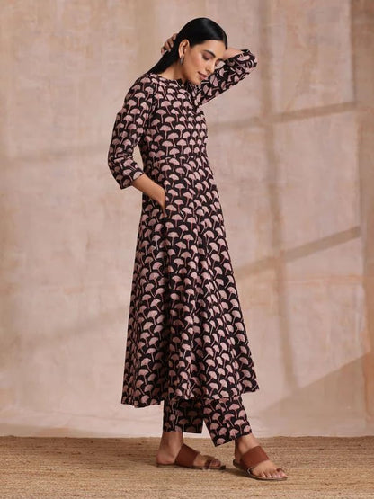 Patlani WomenS Digital Printed Cotton Kurta With Pant.