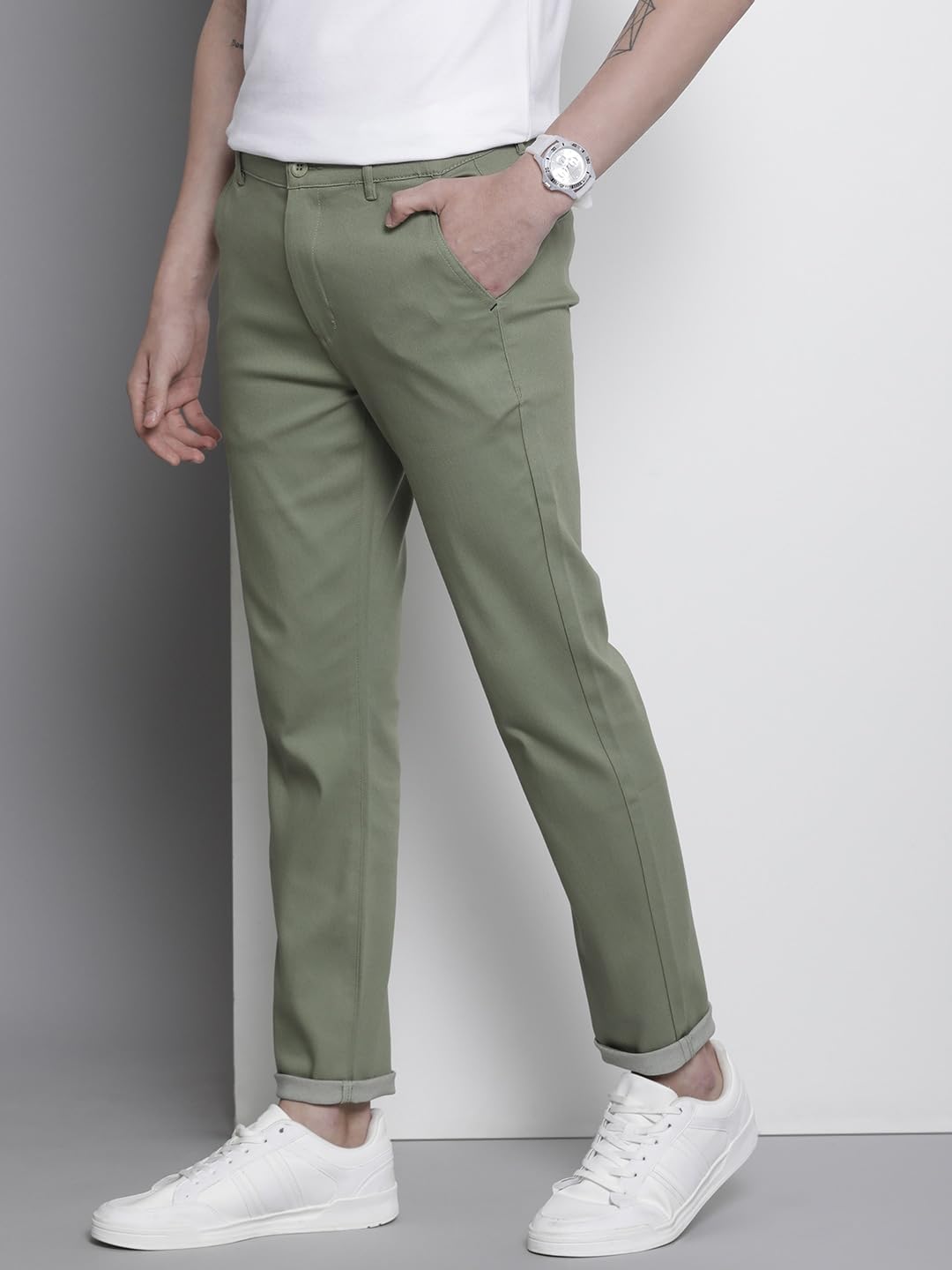 The Indian Garage Co Men Slim Fit Solid Mid-Rise Stretchable Chinos Oil Green