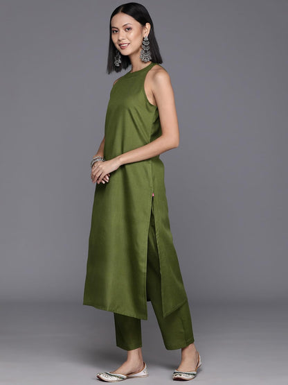 Varanga Women Green Solid Kurta Set Paired With Printed Dupatta