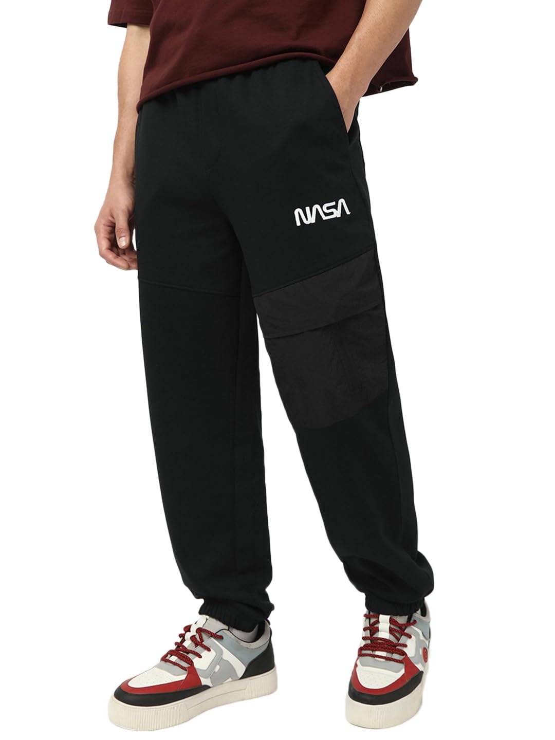 Bewakoof Official NASA Merchandise Mens Typography Oversized Fit Terry Joggers_664129_Black_L