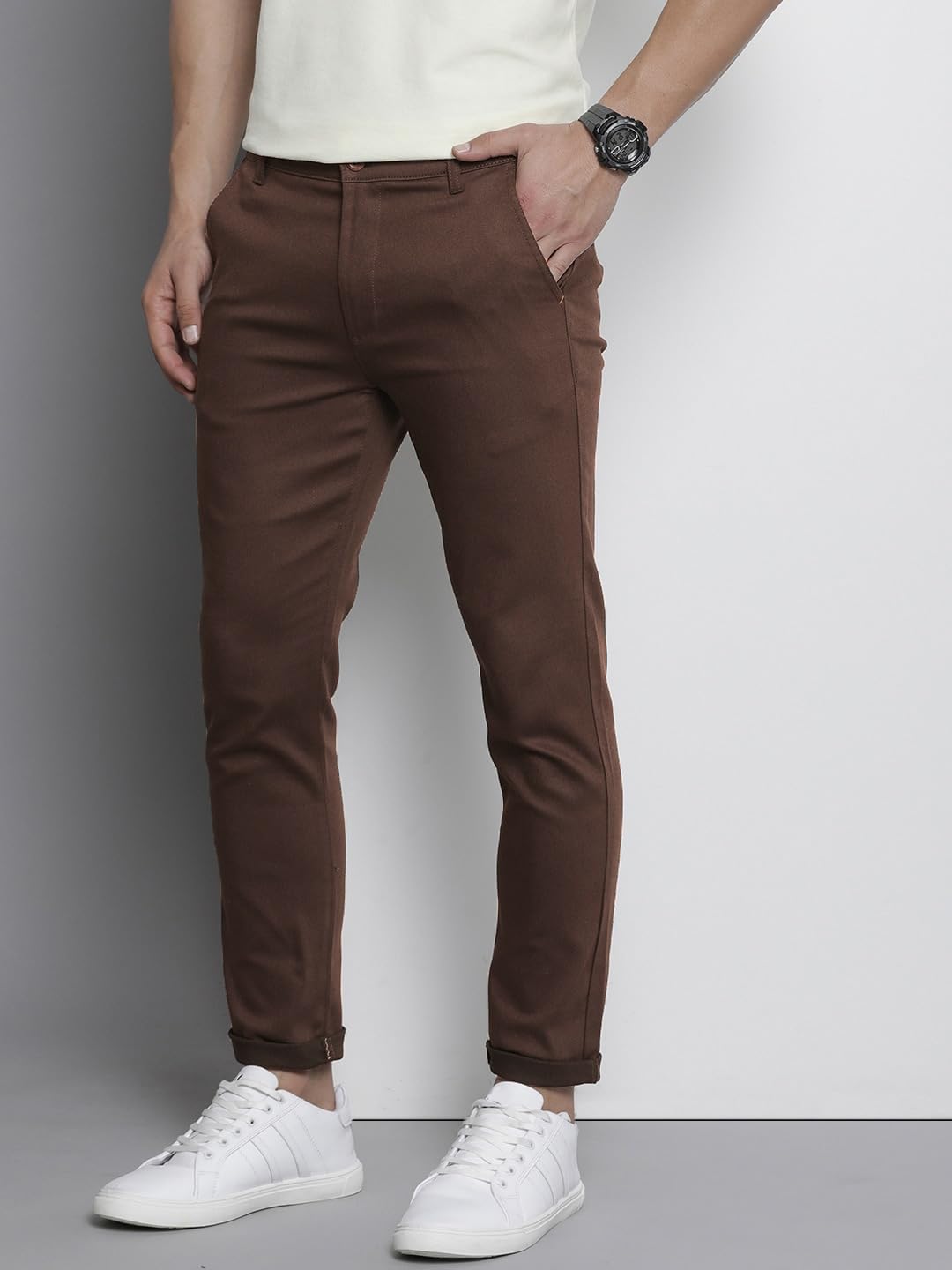 The Indian Garage Co Men Slim Fit Solid Mid-Rise Stretchable Chinos Seal Brown