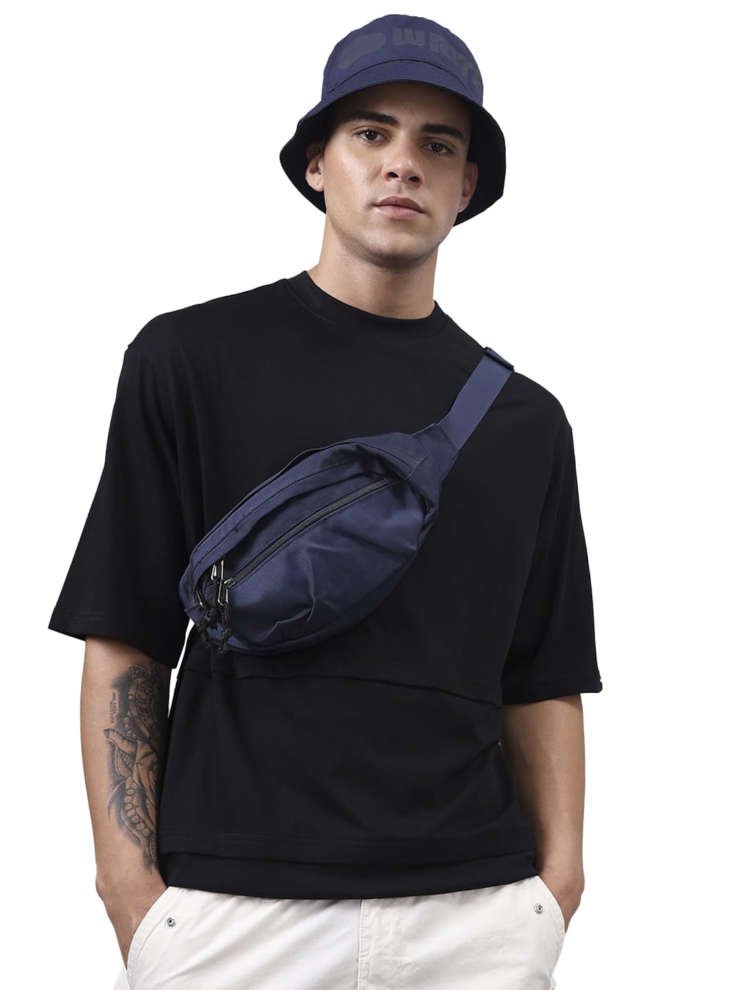 Bewakoof Mens Solid Super Loose T-Shirt_604527_Black_M