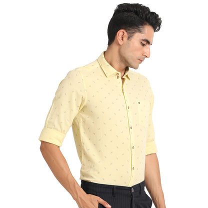 Turtle Men Cotton Linen Slim Fit Yellow Printed Casual Shirt