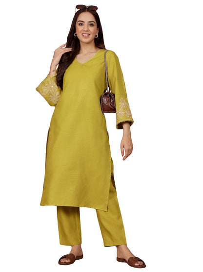 Varanga Women Floral Motif Embroidered Flared Sleeve V Neck Kurta With Trouser