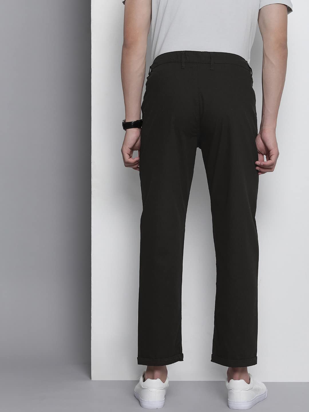 The Indian Garage Co Men Relaxed Fit Solid Mid-Rise Trousers Black