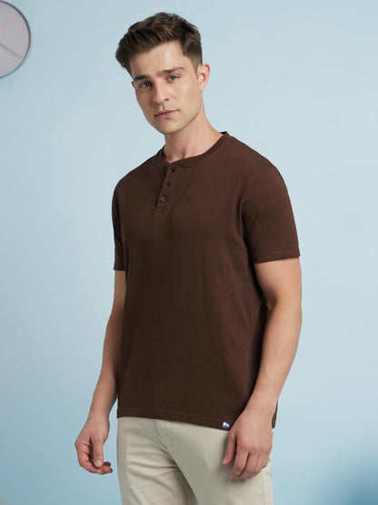 Dennis Lingo Men Cotton-Slub Regular Fit Solid T-Shirts Brown