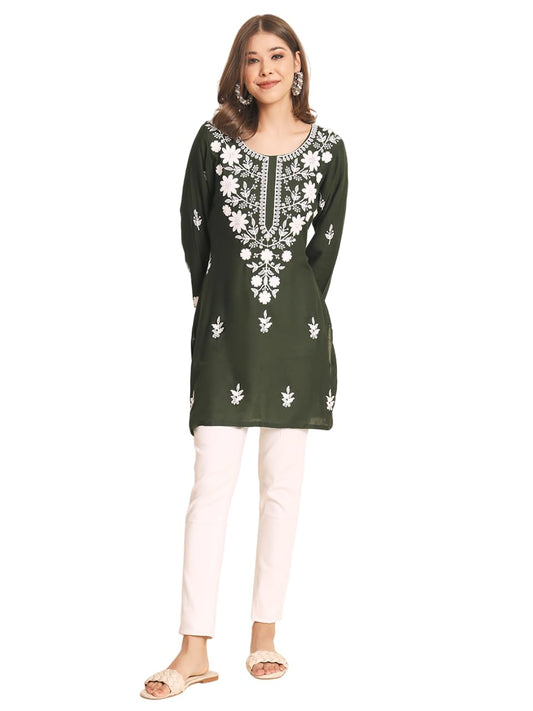 Vairagee WomenS Rayon Straight Cut Round Neck Kurta With Beautiful Lucknowi Chickenkari Work (1594)