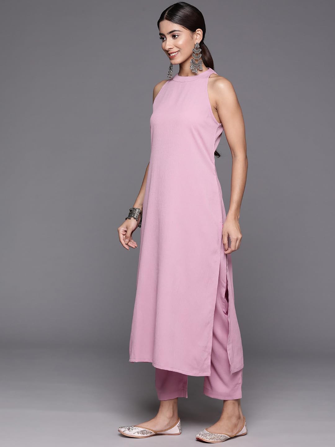 Varanga Women Pink Halter Neck Straight Kurta Paired with Tonal Bottom and Printed Dupatta