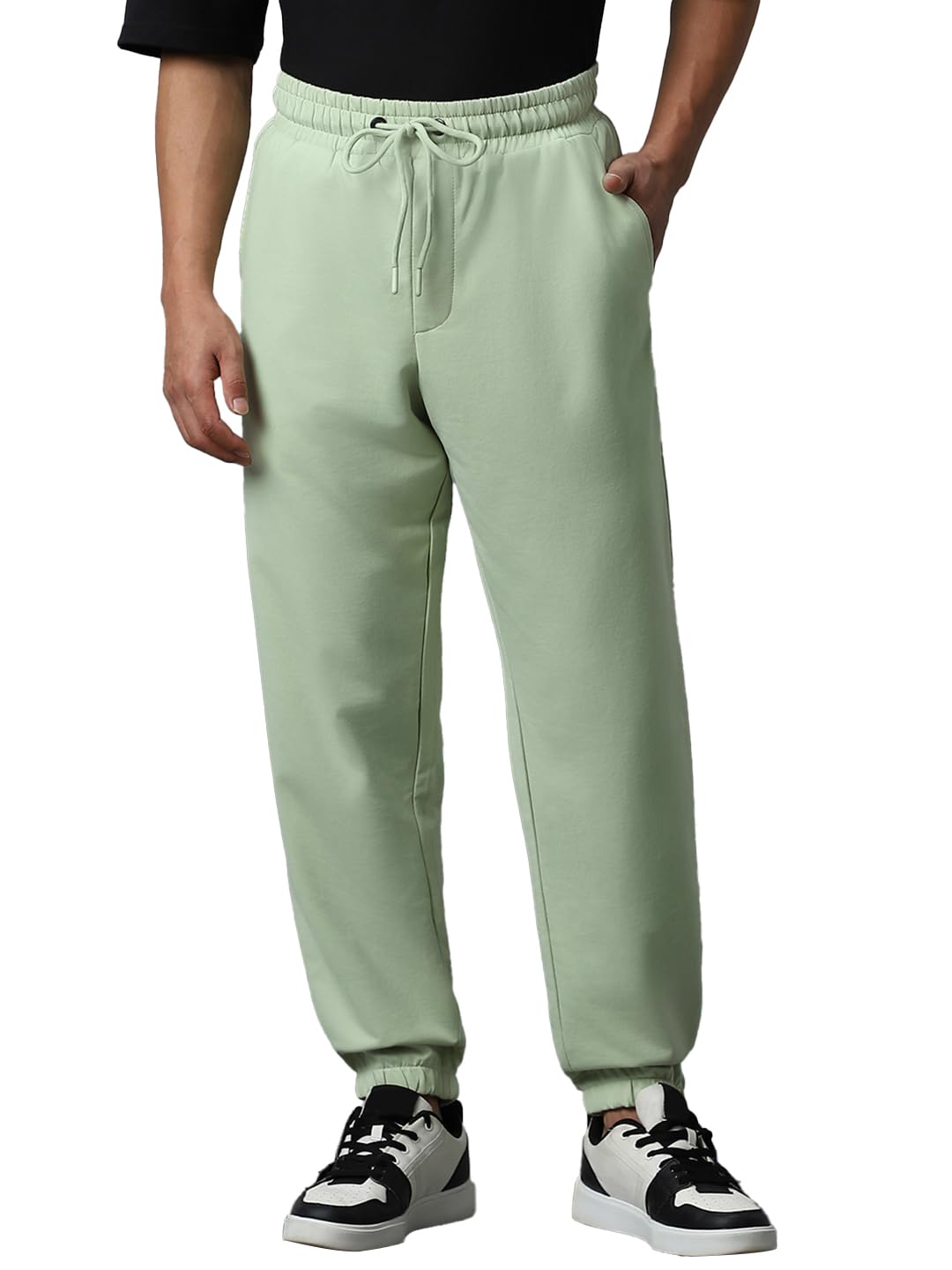 Bewakoof Air 1.0 Mens Solid Mid Rise Oversized Joggers_604206_Green_XL