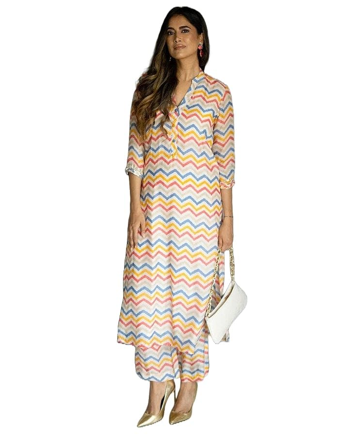 Yashika Women Kurta Set: Sizzle with Ethnic Flair! Make Heads Turn with Our Vibrant Cotton Blend Printed Kurti Pant Sets!