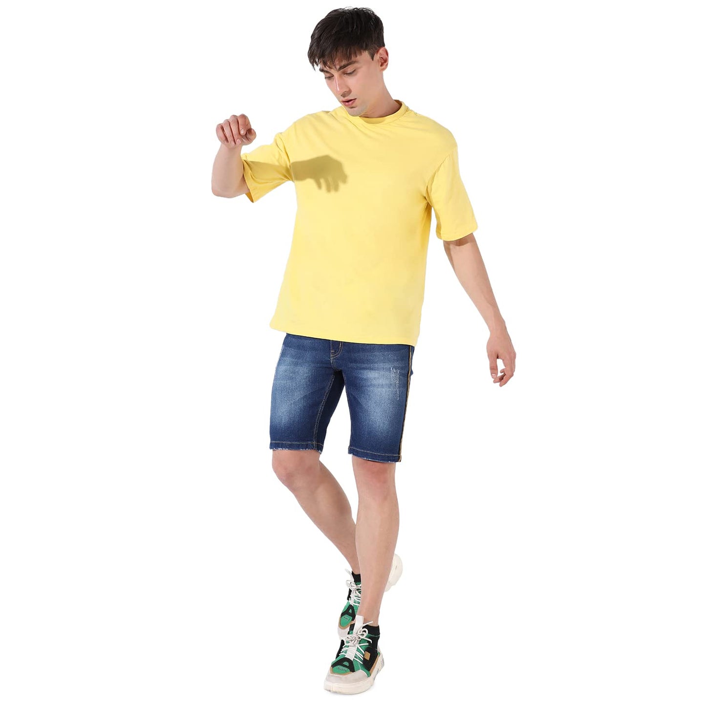 Campus Sutra Mens Classic Blue Dark-Washed Solid Patterned Regular Fit Denim Shorts, Premium Stretchable Cotton Mid-Rise Crafte