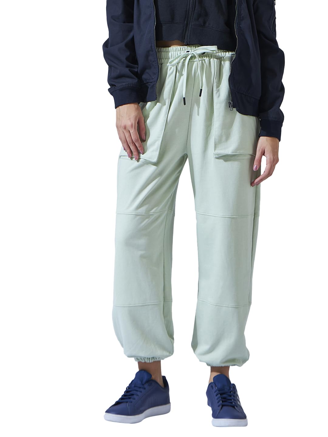 Bewakoof Womens Mid Rise Air 1.0 Solid Oversized Joggers_585717_Green_L