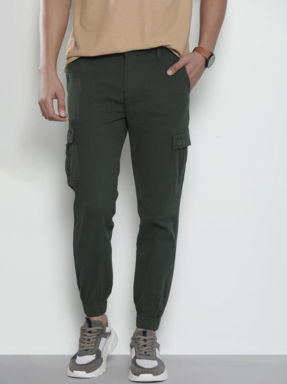 The Indian Garage Co Men Slim Fit Solid Mid-Rise Stretchable Cuffed Cargos Jungle Green