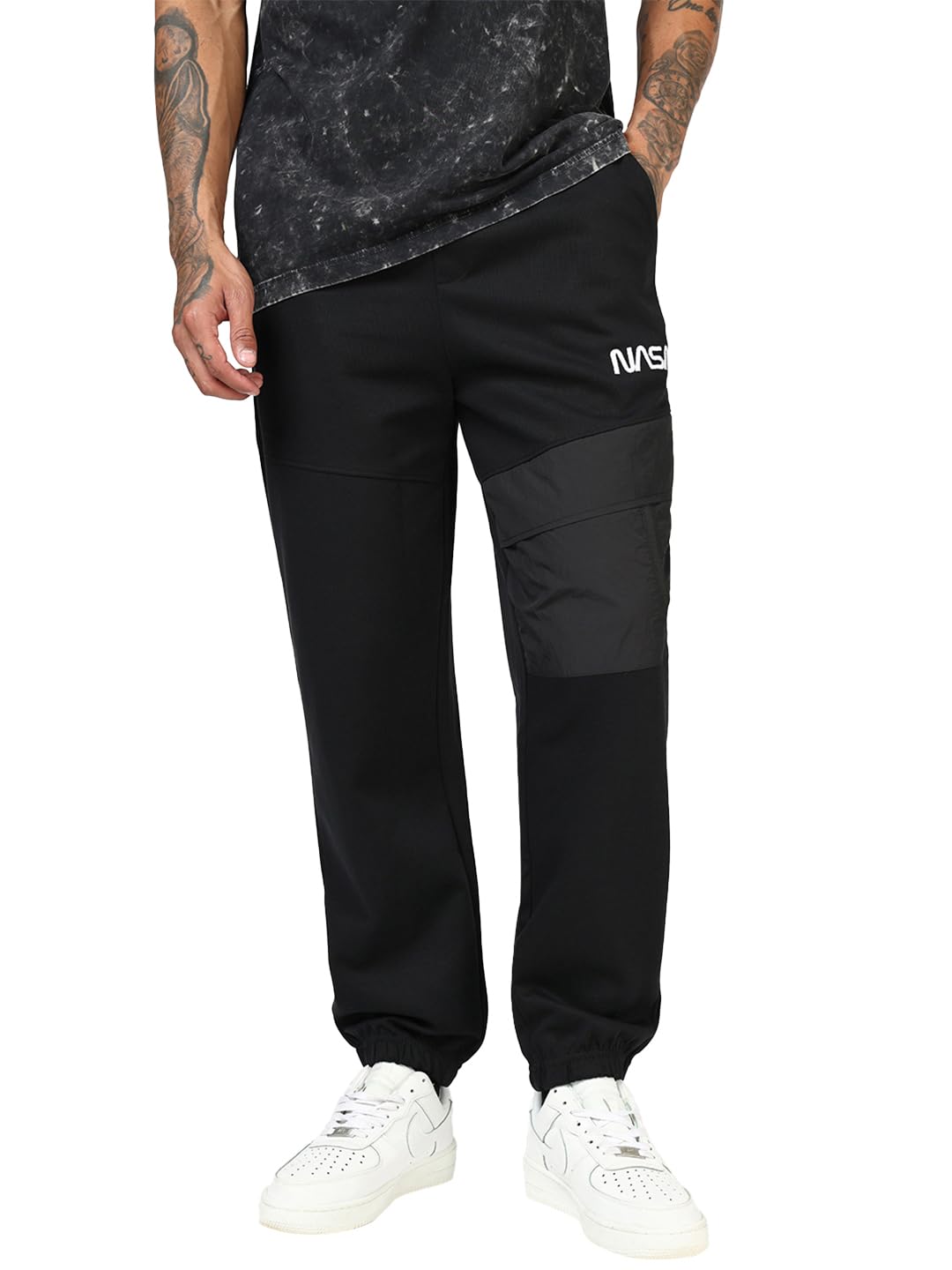 Bewakoof Official NASA Merchandise Mens Typography Oversized Fit Terry Joggers_664129_Black_2XL