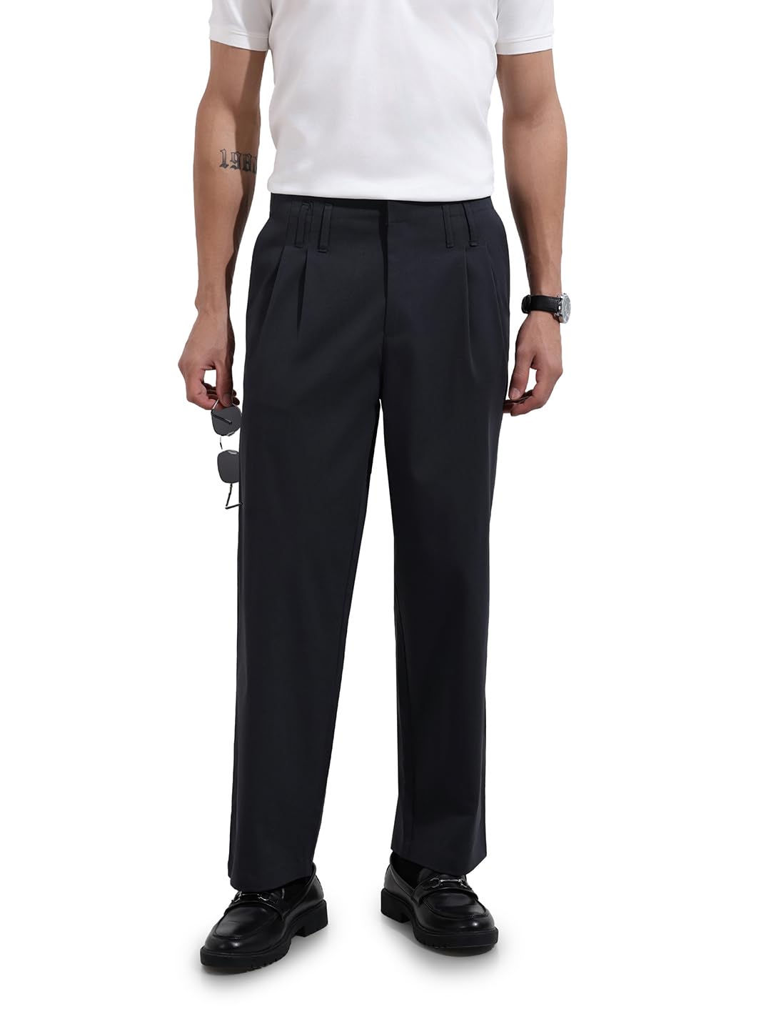 The Indian Garage Co Mens Relaxed Fit Solid Mid-Rise Trousers Sweater