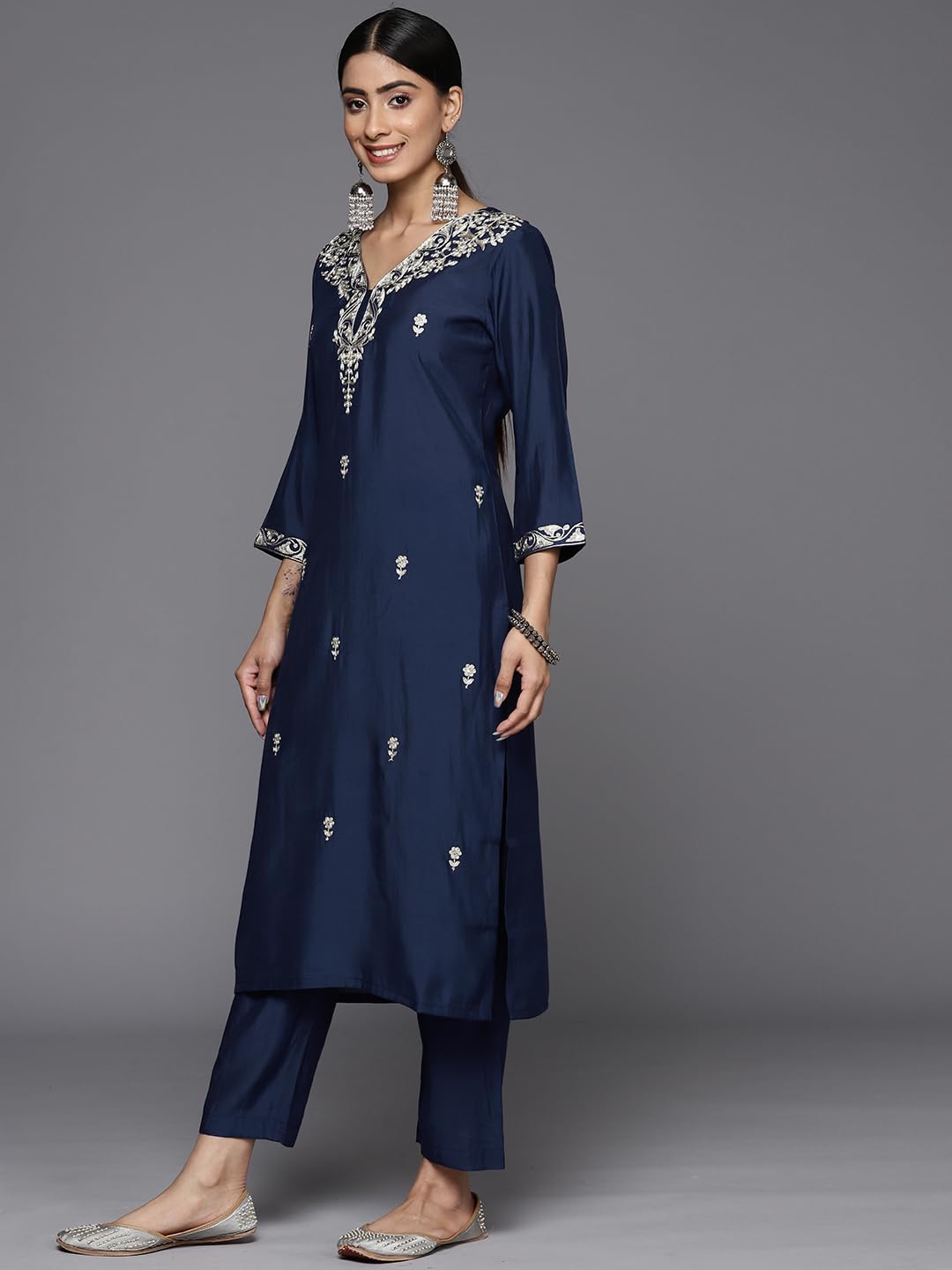 Varanga Women Navy Blue Placement Design Zari Embroidered Kurta Paired With Tonal Bottom And Tonal Chiffon Dupatta