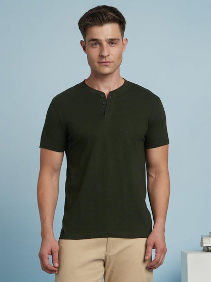 Dennis Lingo Men Solid Cotton Slub Regular Fit Half Sleeves Round Neck T Shirts Olive