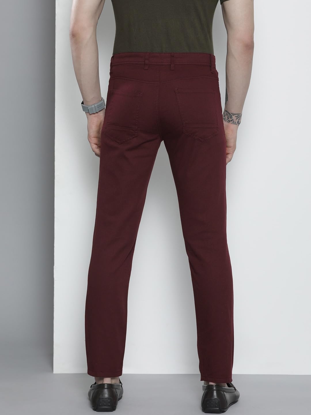The Indian Garage Co Men Slim Fit Solid Mid-Rise Stretchable Chinos Burgundy