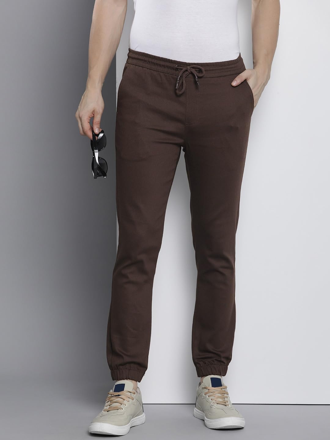 The Indian Garage Co Men Slim Fit Solid Mid-Rise Stretchable Chino Joggers Seal Brown