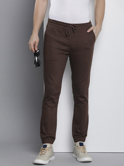 The Indian Garage Co Men Slim Fit Solid Mid-Rise Stretchable Chino Joggers Seal Brown