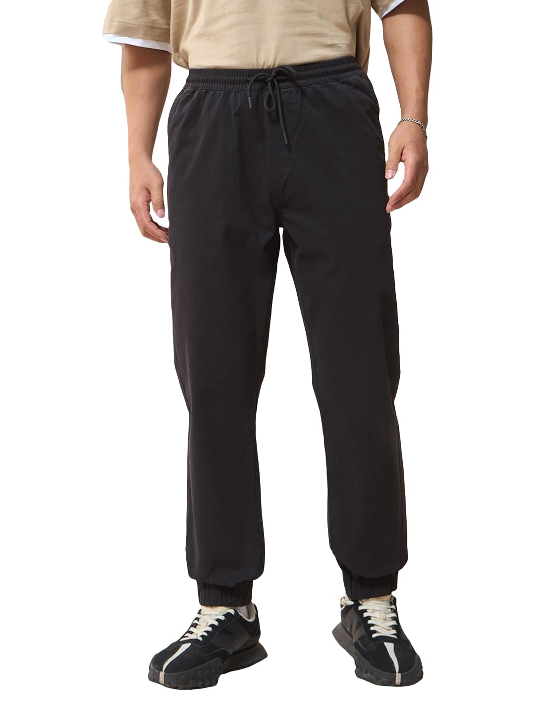 Bewakoof Mens Solid Regular Fit Cotton Blend Joggers_617412_Black_28