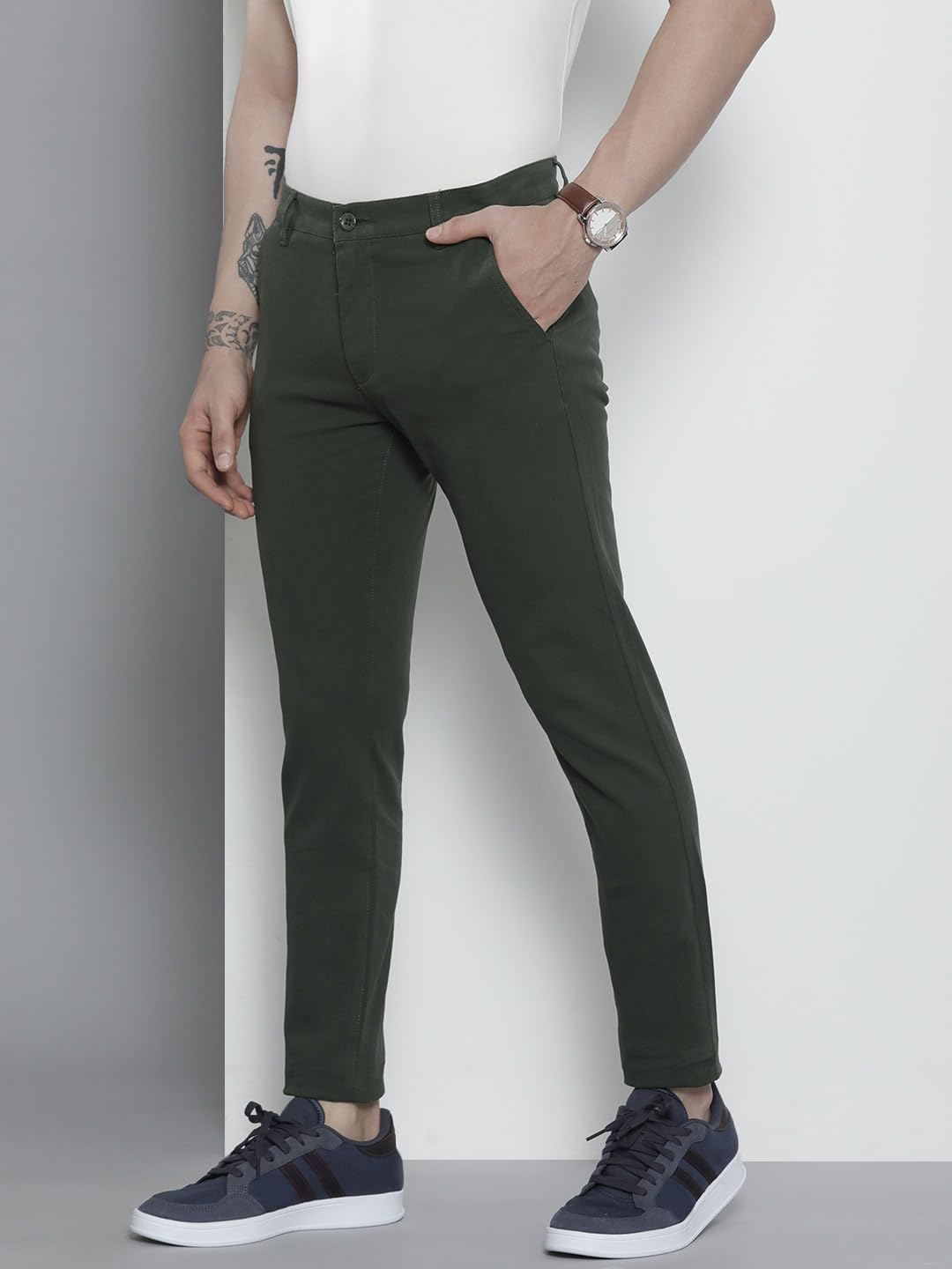 The Indian Garage Co Men Slim Fit Solid Mid-Rise Stretchable Chinos Jungle Green
