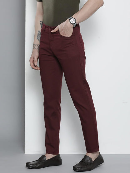 The Indian Garage Co Men Slim Fit Solid Mid-Rise Stretchable Chinos Burgundy