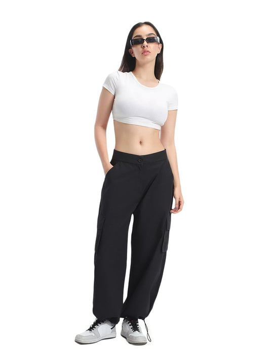 Bewakoof WomenS Solid Oversized Cotton Cargo Pants - Oversized Fit_582915_Black_32