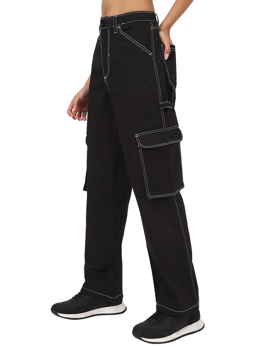 Bewakoof Womens Solid Straight Fit Cotton Cargo Pant_651226_Black_34