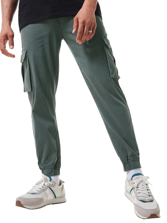 Bewakoof MenS Solid Oversized Fit Cotton Blend Cargo Joggers_620442_Grey_28