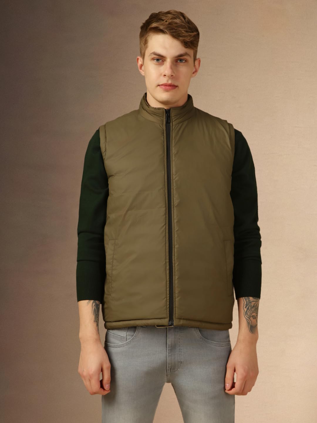 Dennis Lingo Men Black Solid Regular Fit Sleeveless Mock Collar Padded Jacket