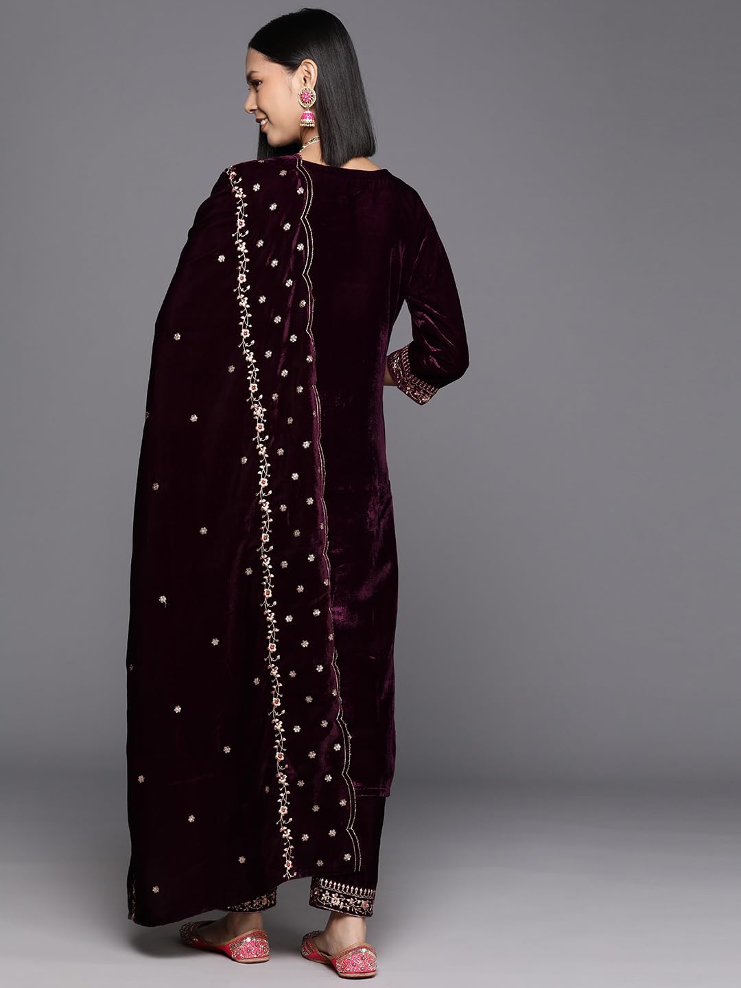 Varanga Women's Velvet Solid Regular Suit Set