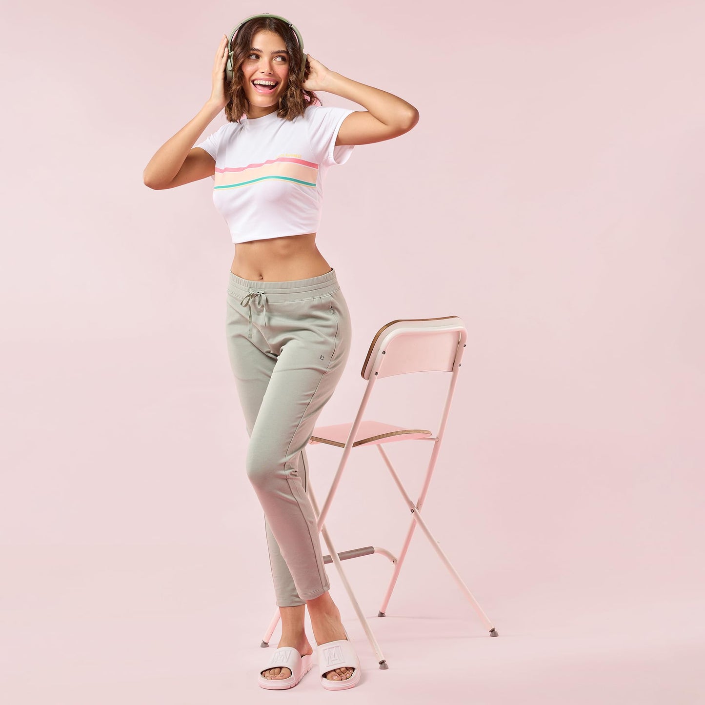 Enamor E060 Women Slim Fit Mid Rise French Terry Ankle length Lounge Pants