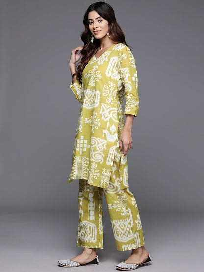 Varanga Women Lime Green Ikat Printed V-Neck Short Kurta With Culotte Bottom