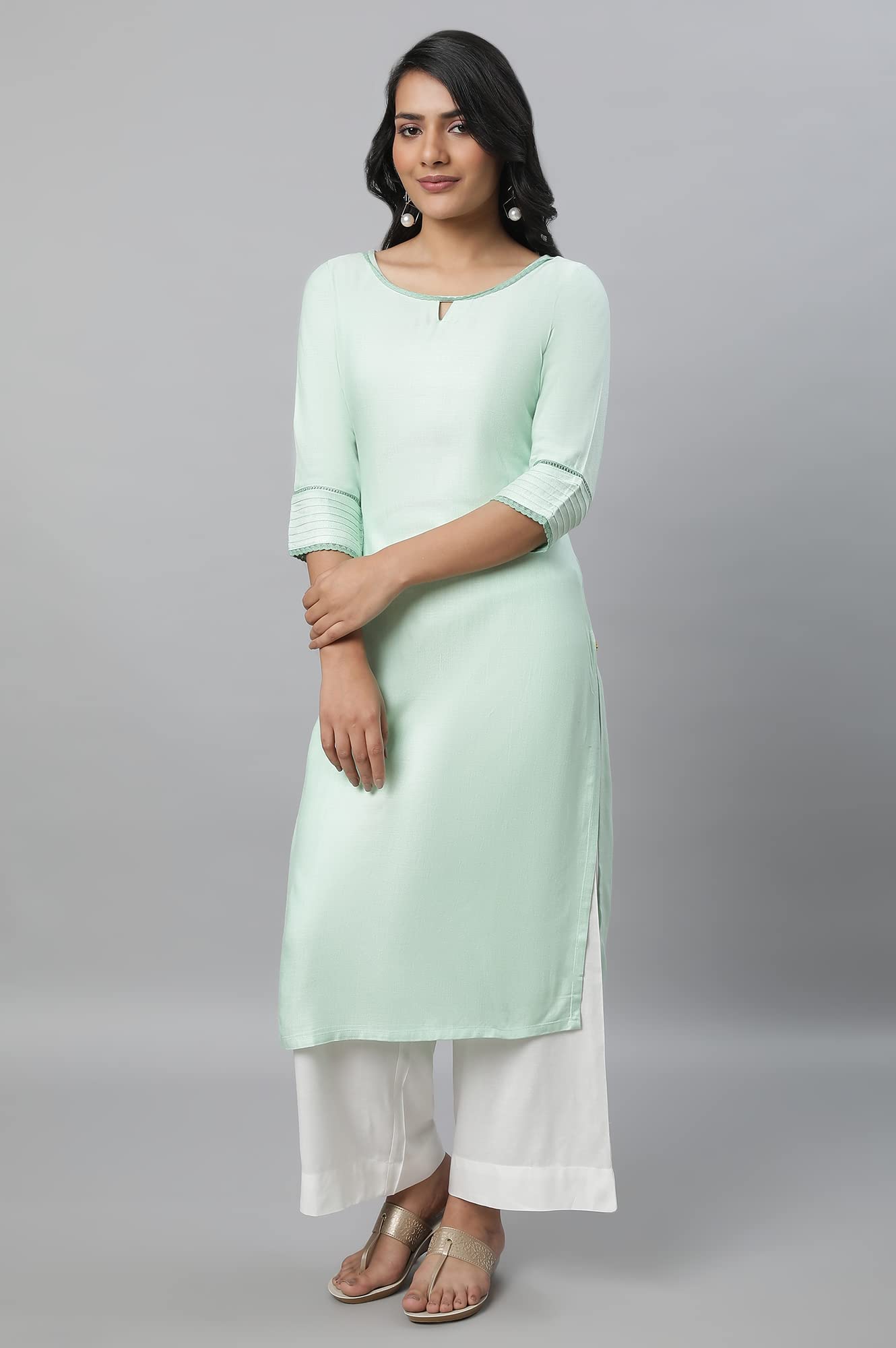 Aurelia Womens Viscose Solid Regular Kurta (23FEA12231-702550_Green