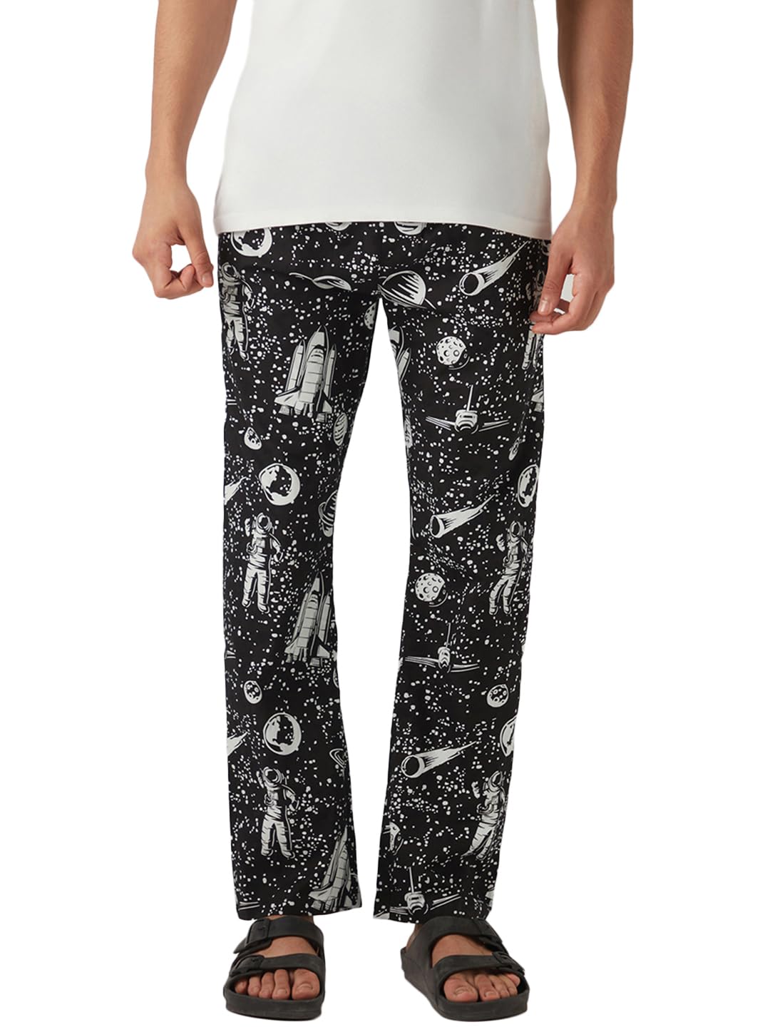 Bewakoof MenS All Over Printed Regular Fit Poplin Cotton Pyjama_642203_Black_M