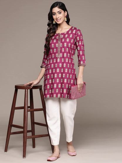 anubhutee Women's Viscose Rayon Magenta Zari Floral Printed Straight Kurti