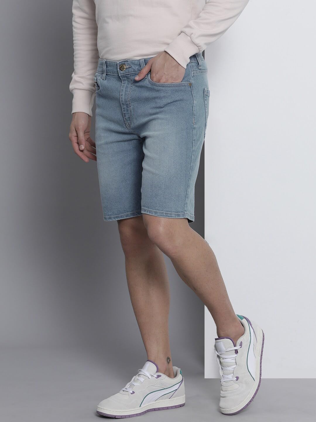 The Indian Garage Co Men Slim Fit Two Toned Mid-Rise Denim Shorts