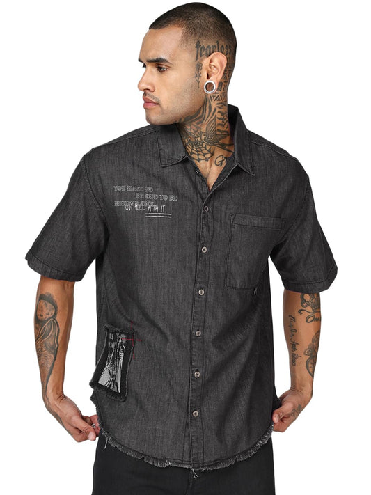 Bewakoof MenS Applique Oversized Fit Half Sleeve Collar Cotton Shirt_685281_Black_M
