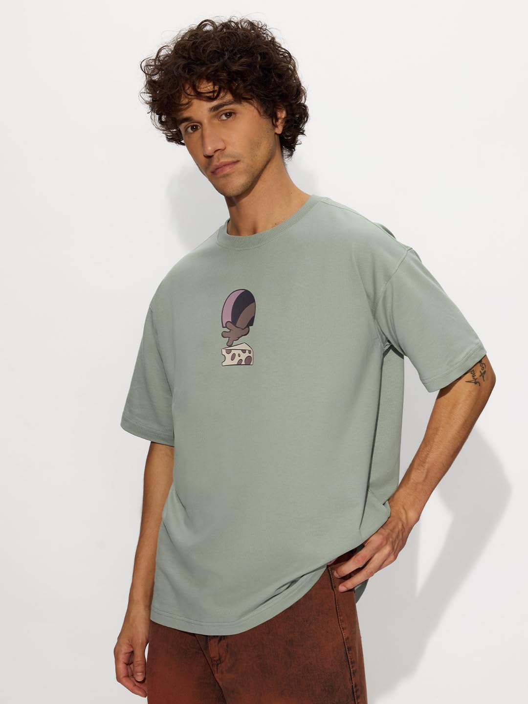 The Souled Store Official Tom & Jerry: Munching Mischief Men and Boys Short Sleeves Round Neck Grey Graphic Printed Cotton Overs