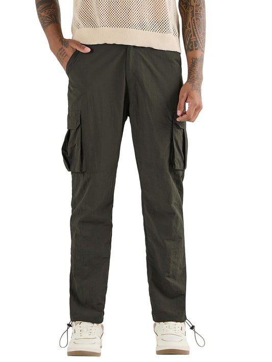 Bewakoof Mens Solid Regular Fit Nylon Pant_648619_Green_36