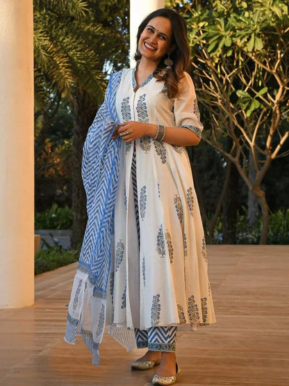 Pinkmint Women Floral Printed Kurta And Pant Set With Dupatta White