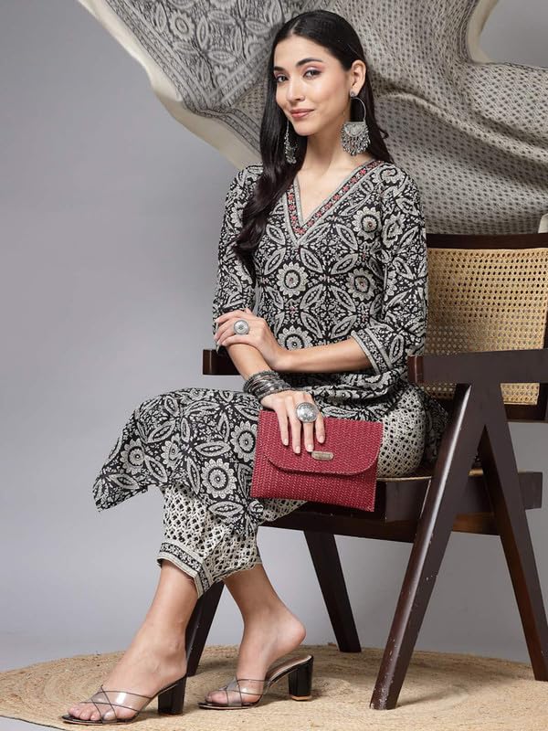 Pinkmint Kalamkari Printed Straight Kurta with Side Pocket Kurta Set Black