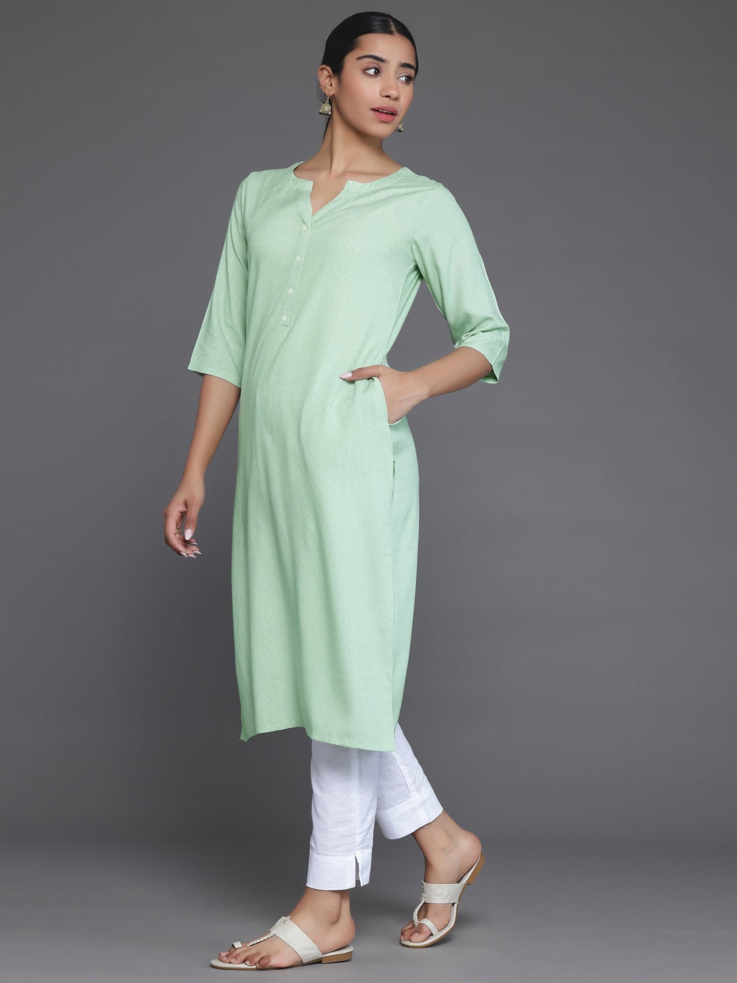 Libas WomenS Rayon Blend Woven Design Straight Kurta (26798_Green