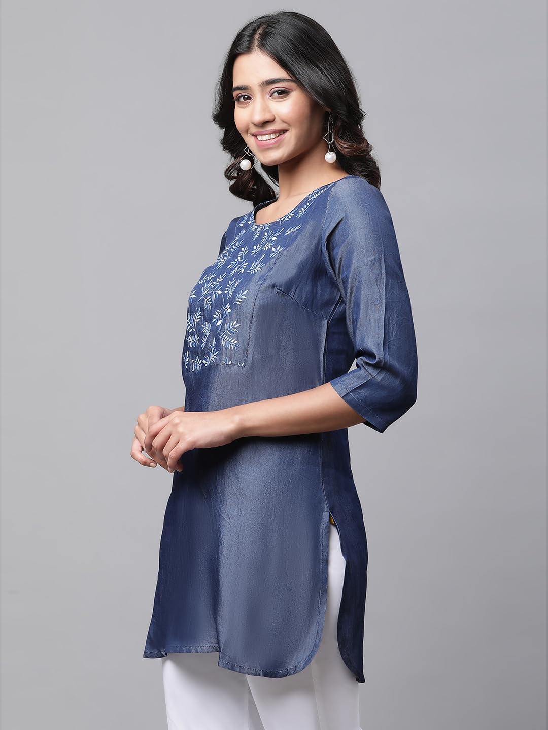 Aurelia Women Blue Yarn Dyed Lyocell Straight Kurti