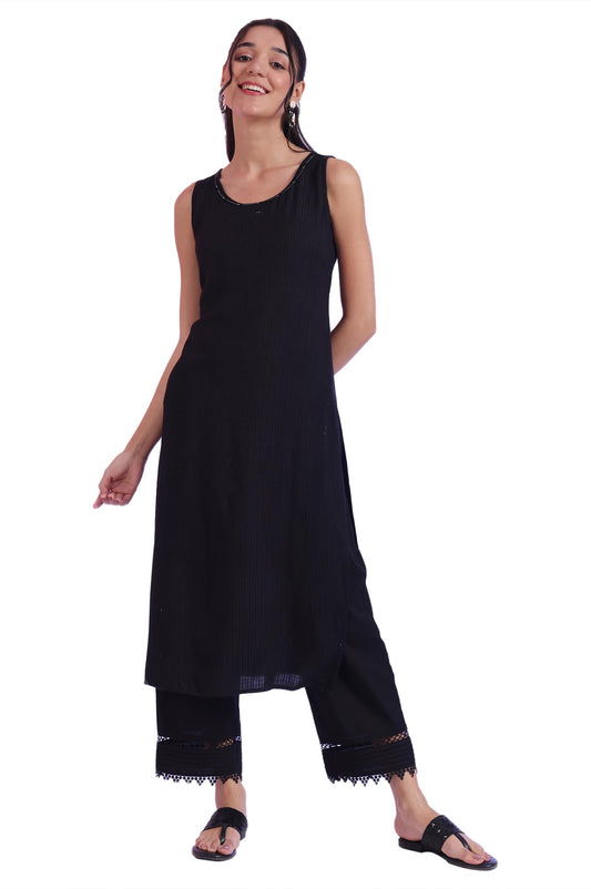 Aurelia Women's Black Solid Straight Kurta