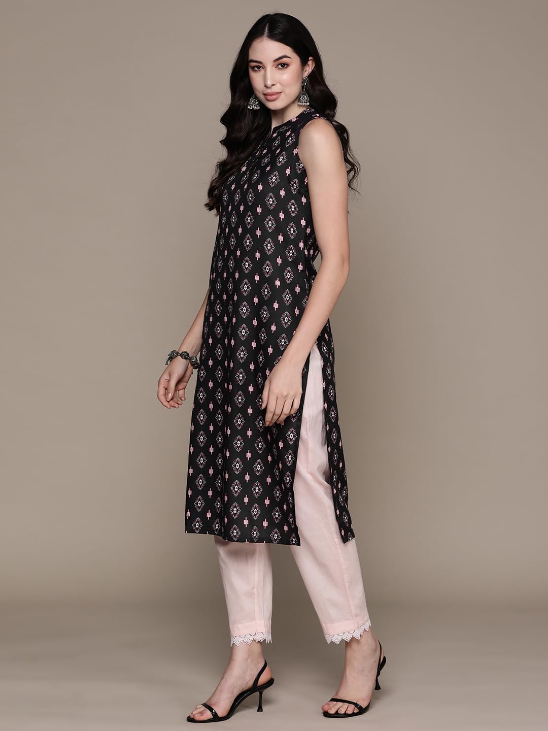 anubhutee Women's Cotton Abstract Black Straight Kurta